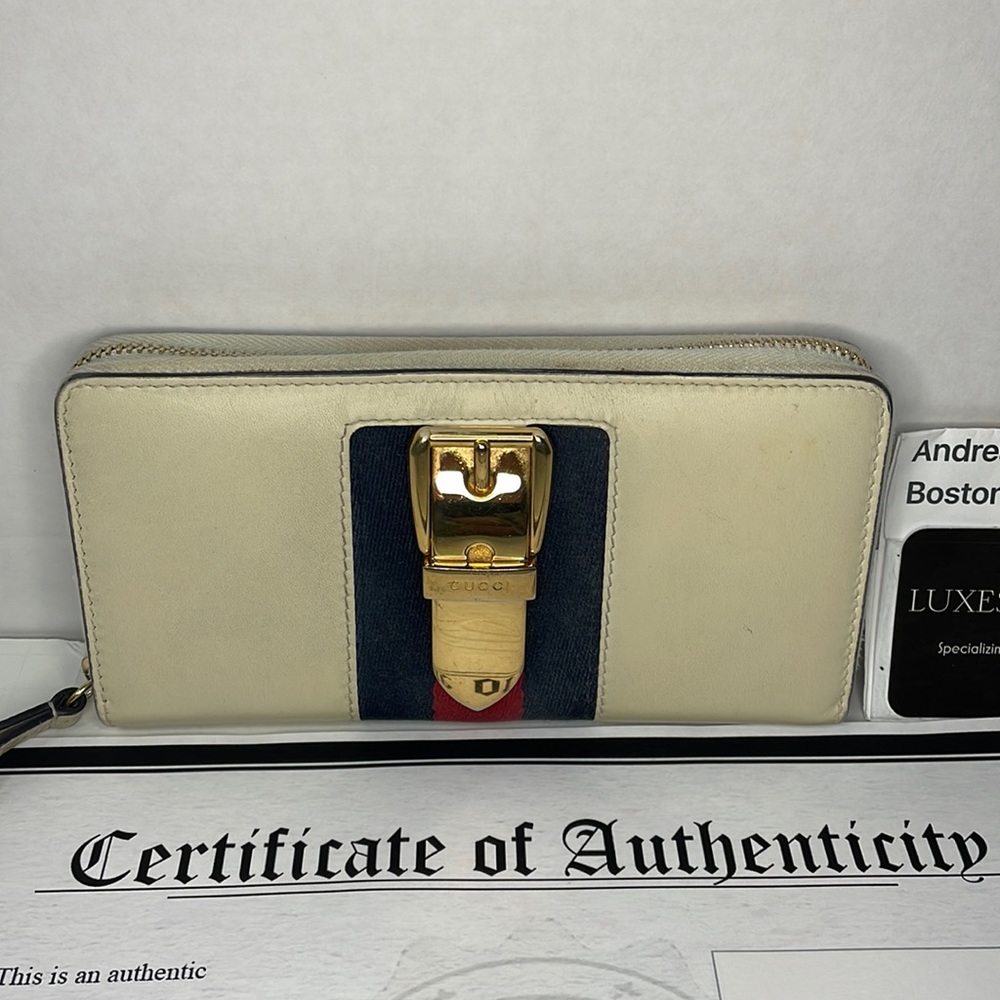 Authentic GUCCI Sylvie cream leather and stripe gold buckle wallet with COA